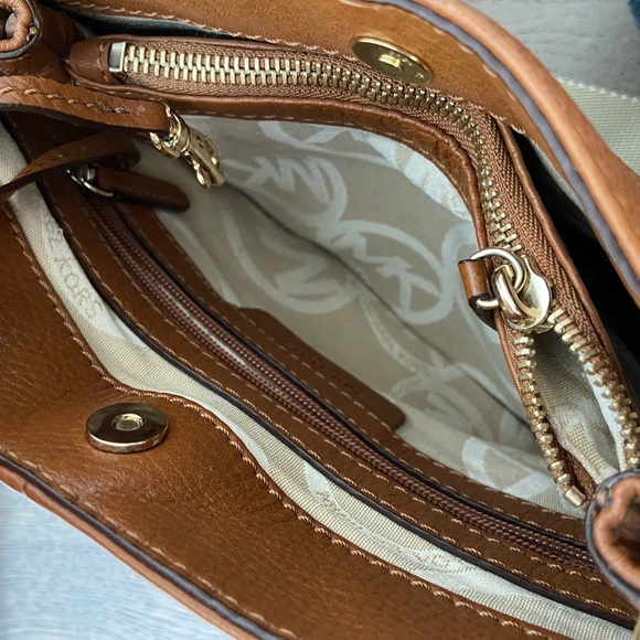 Michael kors crossbody bag - Picture 2 of 8